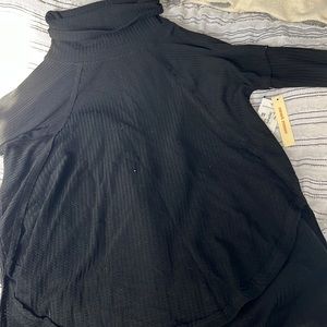 Black comfy longsleeve top